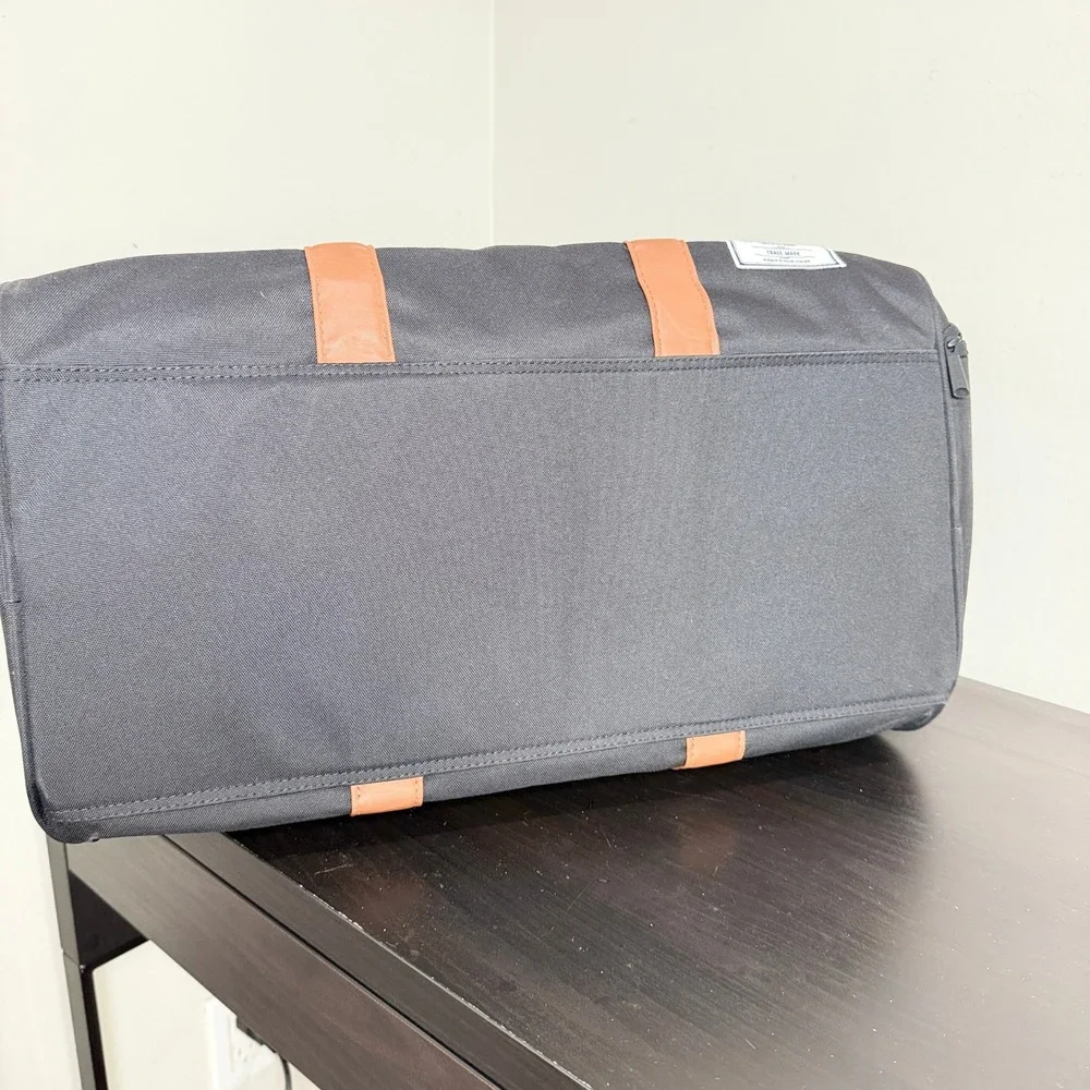 Herschel Supply Co Novel Duffel Bag Black iShares MSCI Corporate Logo NWT